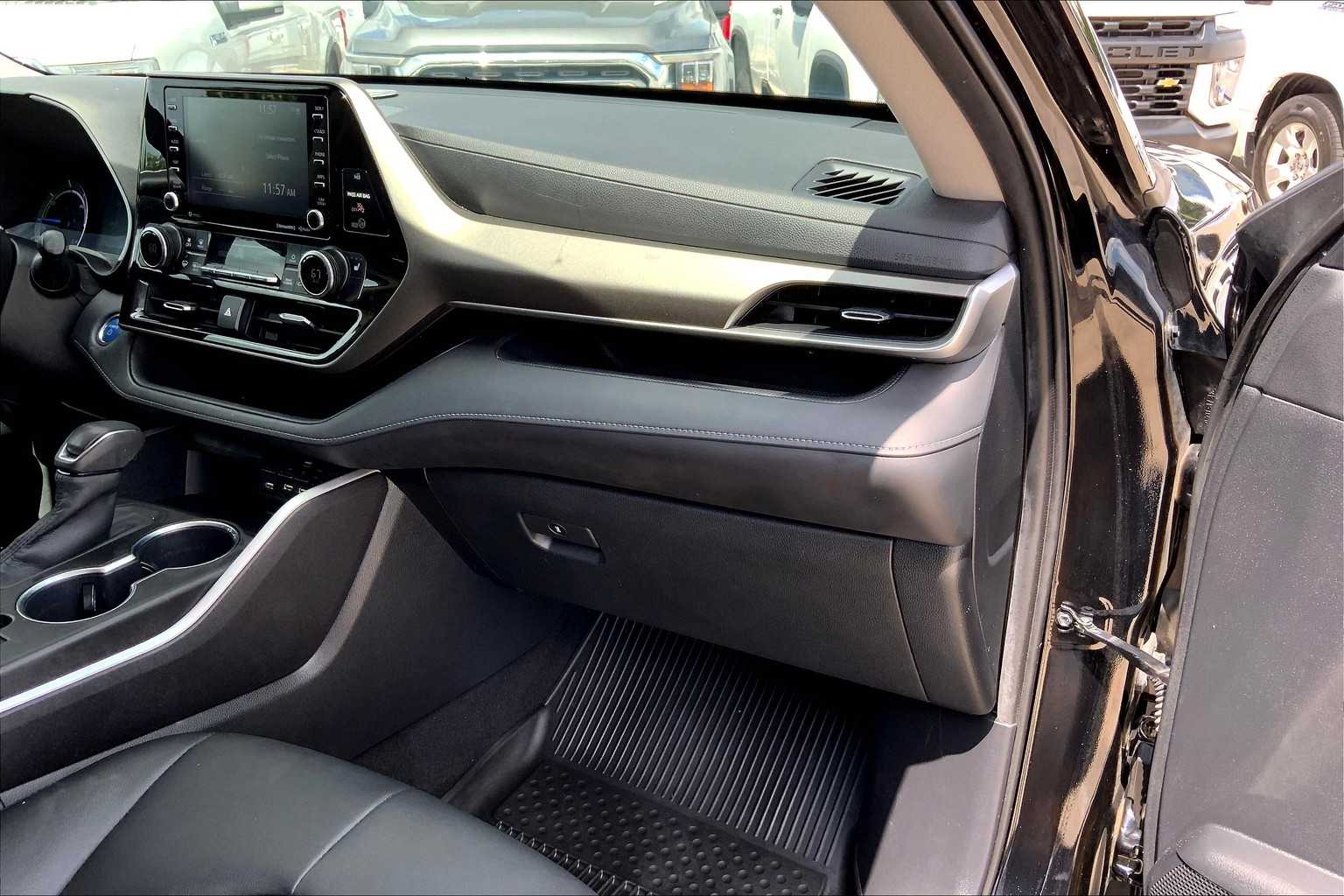 2020 Toyota Highlander Hybrid XLE photo 17