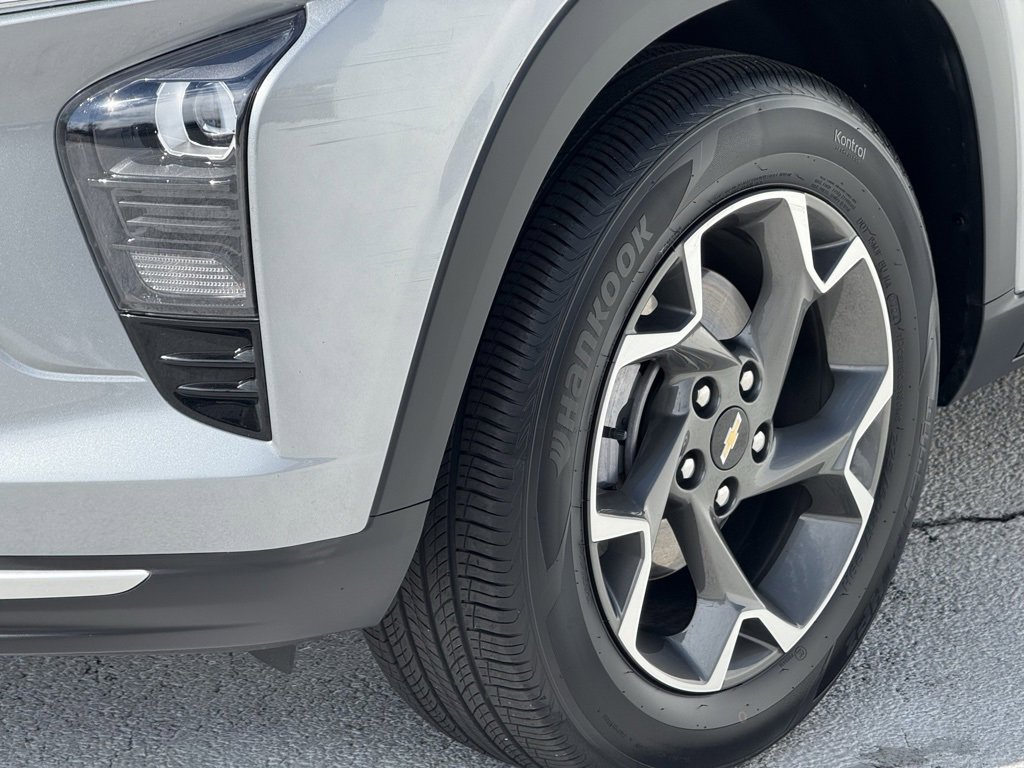 2024 Chevrolet Trax LT photo 25