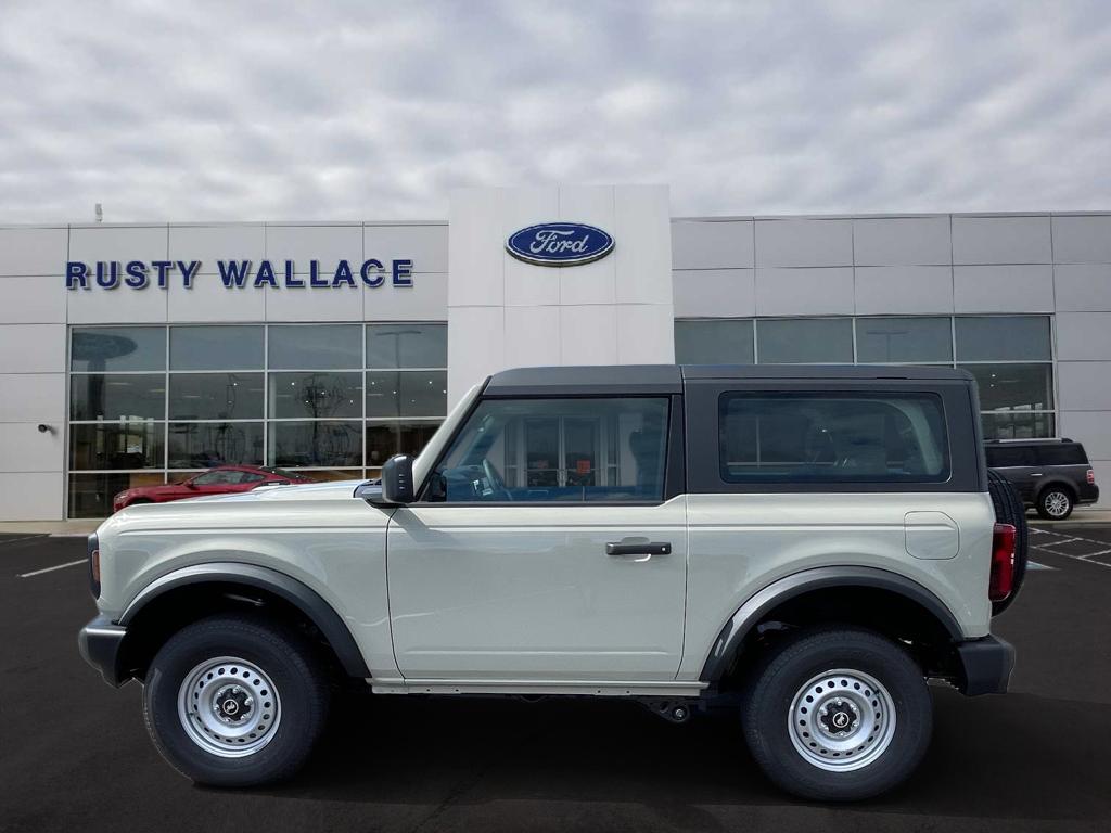 2025 Ford Bronco 2-Door Base's photo