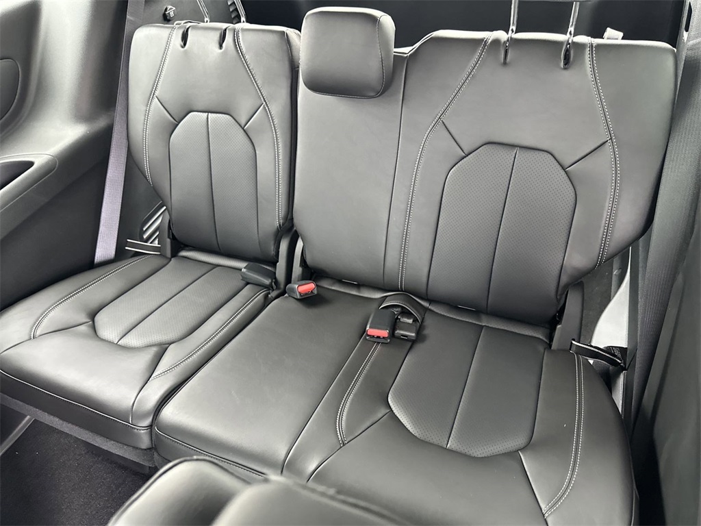 2025 Chrysler Voyager LX photo 37