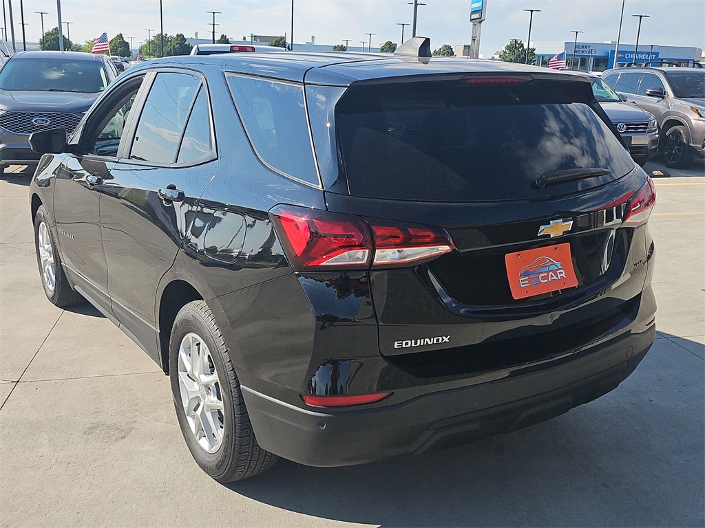 2022 Chevrolet Equinox LS photo 10