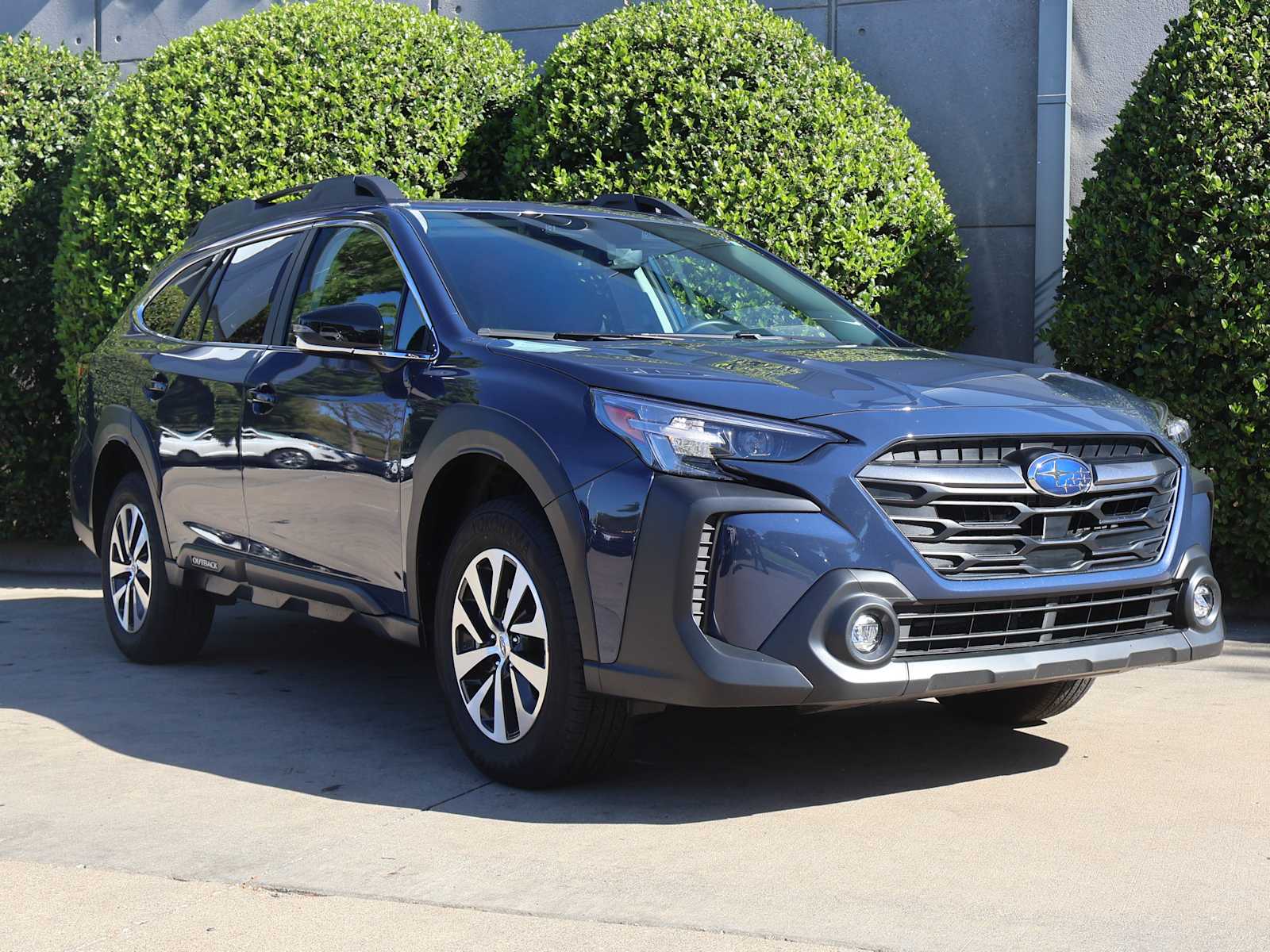 2025 Subaru Outback Premium photo 3