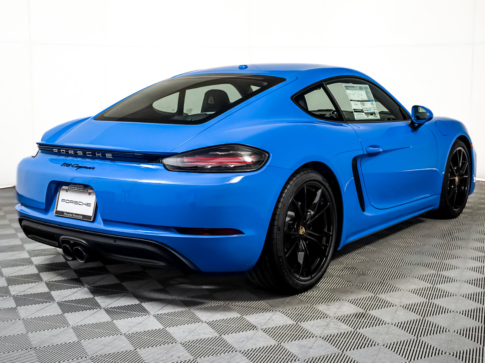 2025 Porsche Cayman photo 9