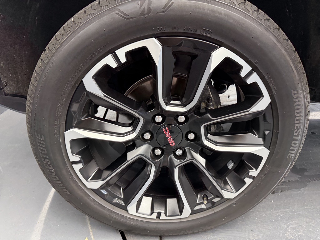 2024 Gmc Canyon Denali photo 34