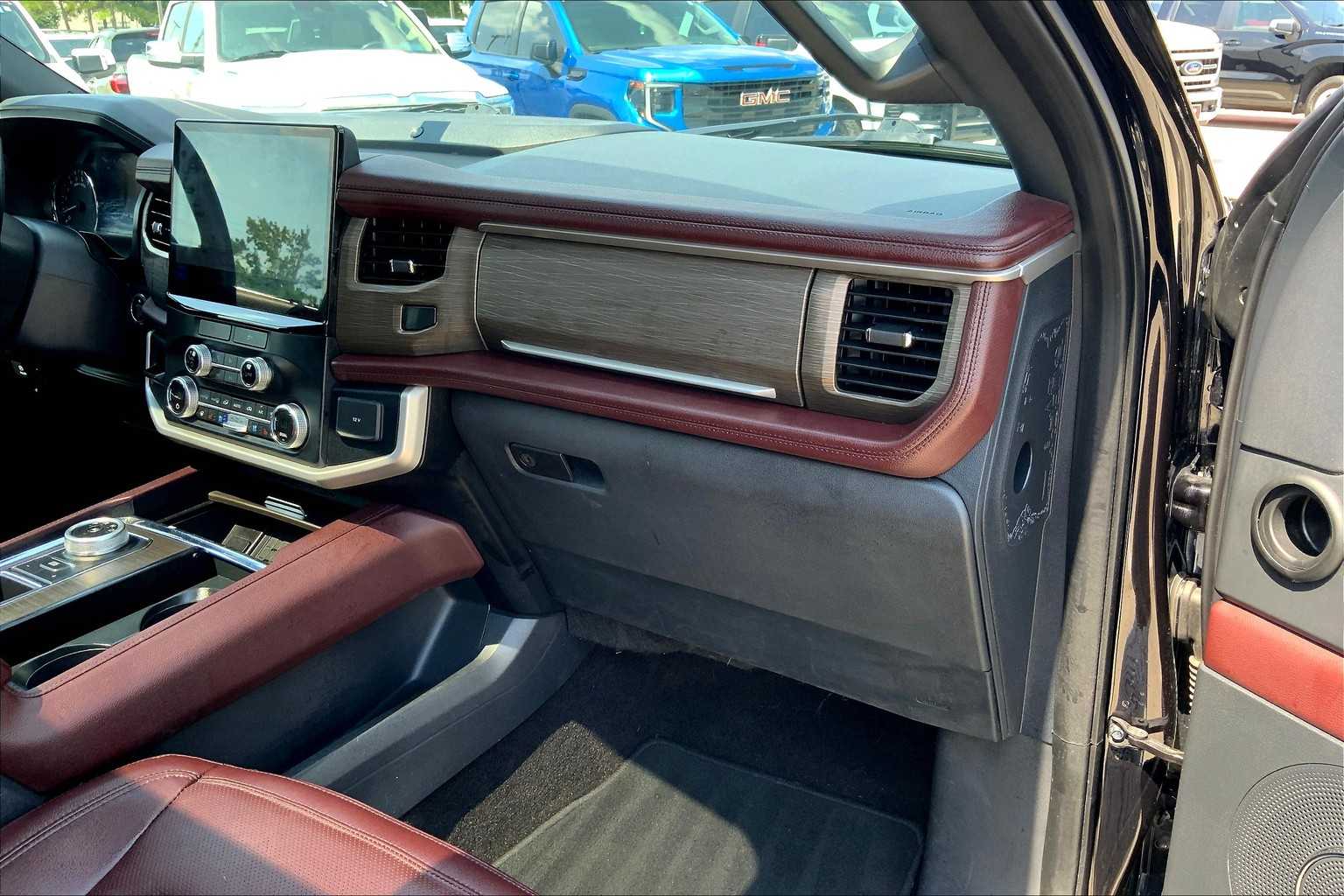 2023 Ford Expedition Limited photo 18