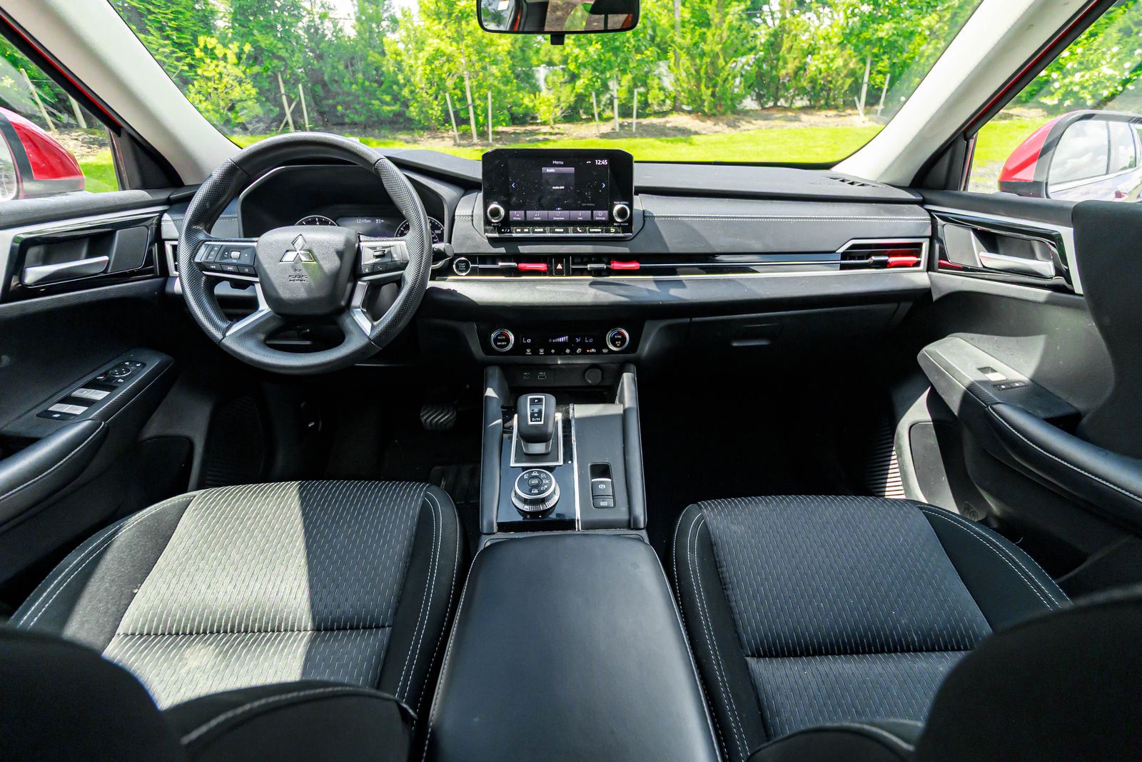 2022 Mitsubishi Outlander ES photo 16