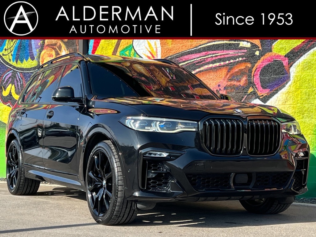 2020 BMW X7 M50i's photo