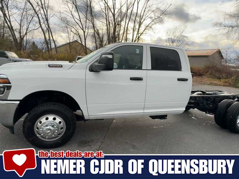 2026 Ram 3500 Tradesman photo 3