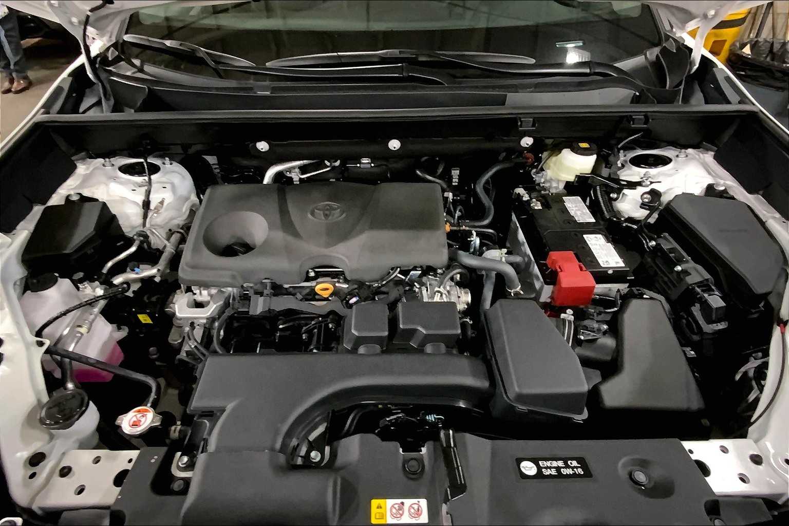 2025 Toyota RAV4 XLE photo 16