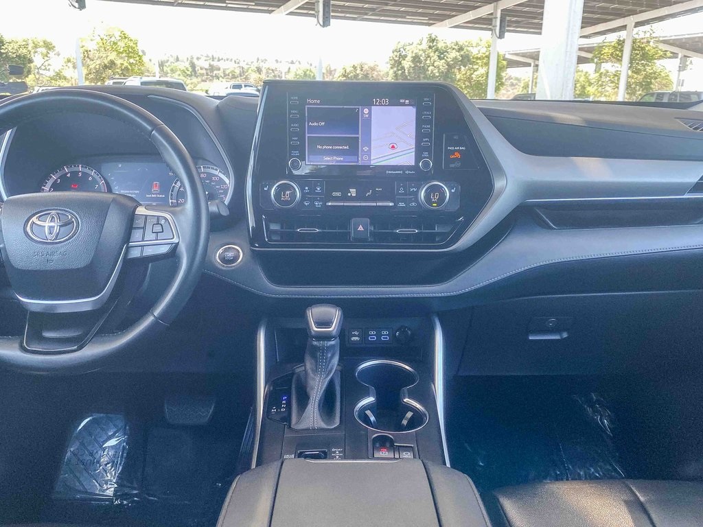 2022 Toyota Highlander XLE photo 12