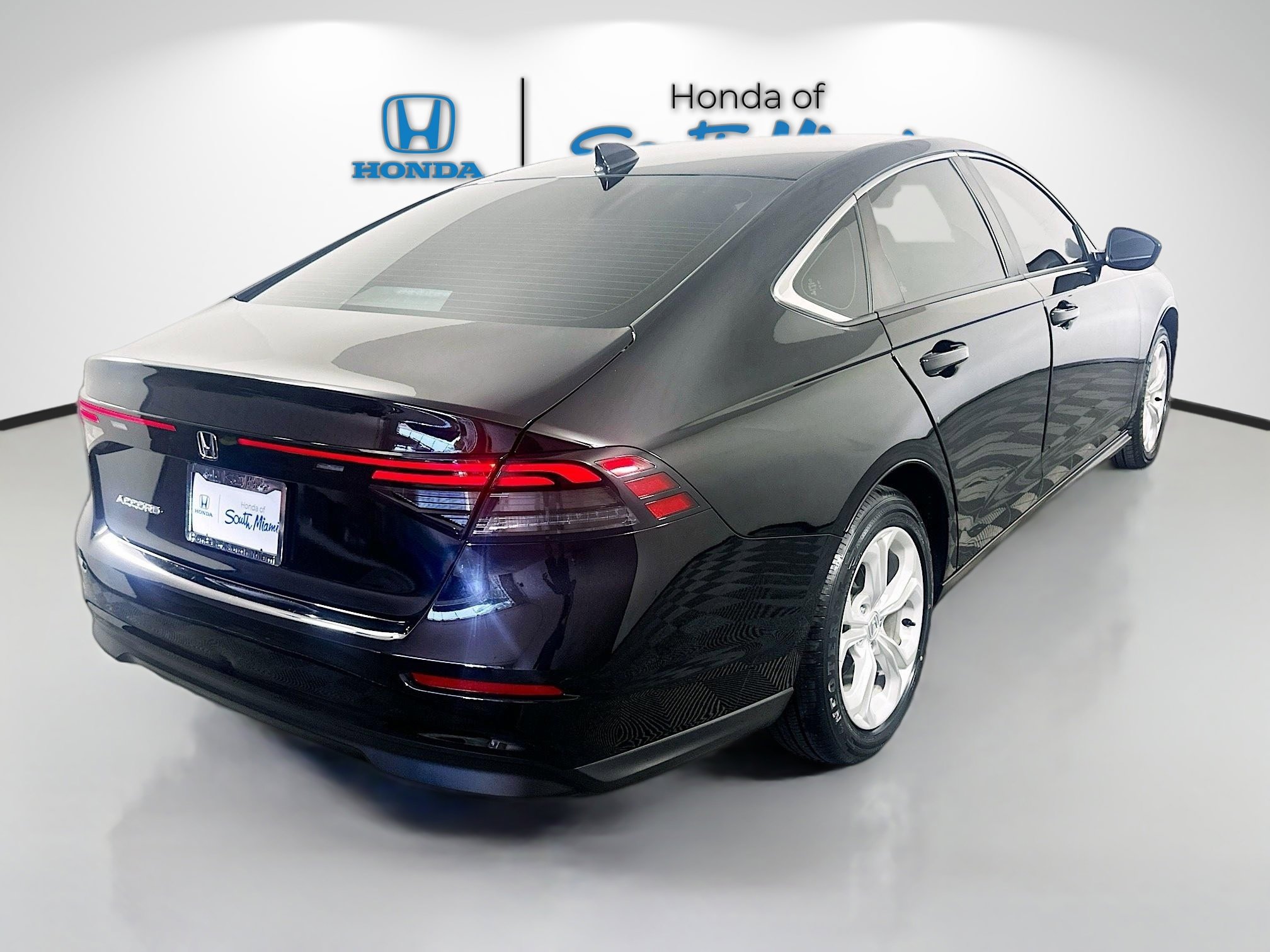2023 Honda Accord LX photo 3