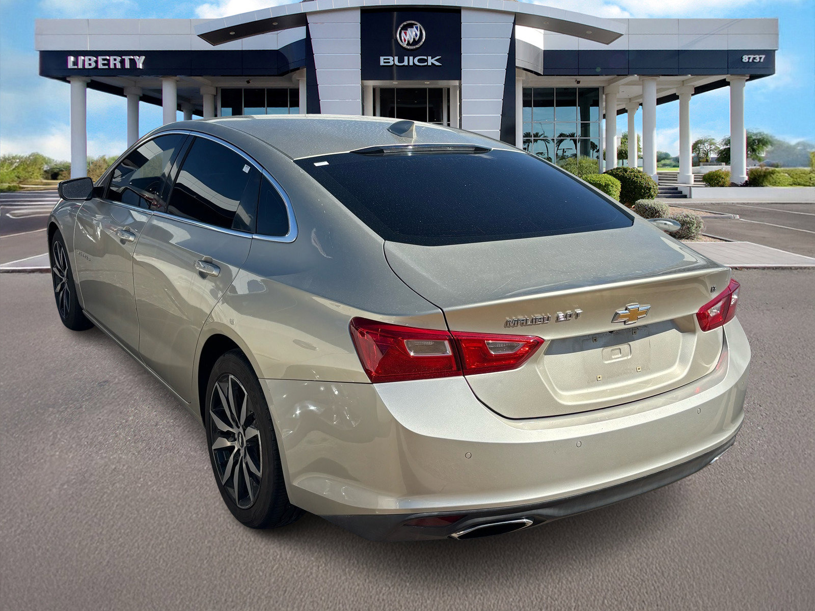 2016 Chevrolet Malibu 2LT photo 3