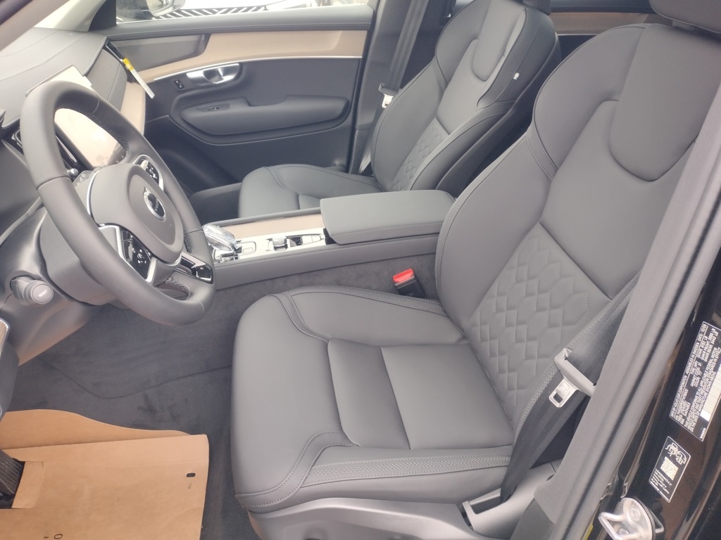 2026 VOLVO XC90 - Image 12