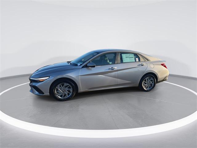 2026 Hyundai Elantra Hybrid Blue photo 3