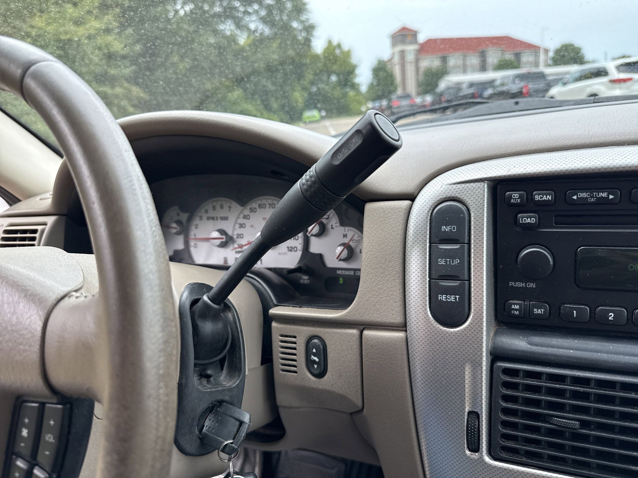 2004 Mercury Mountaineer photo 21