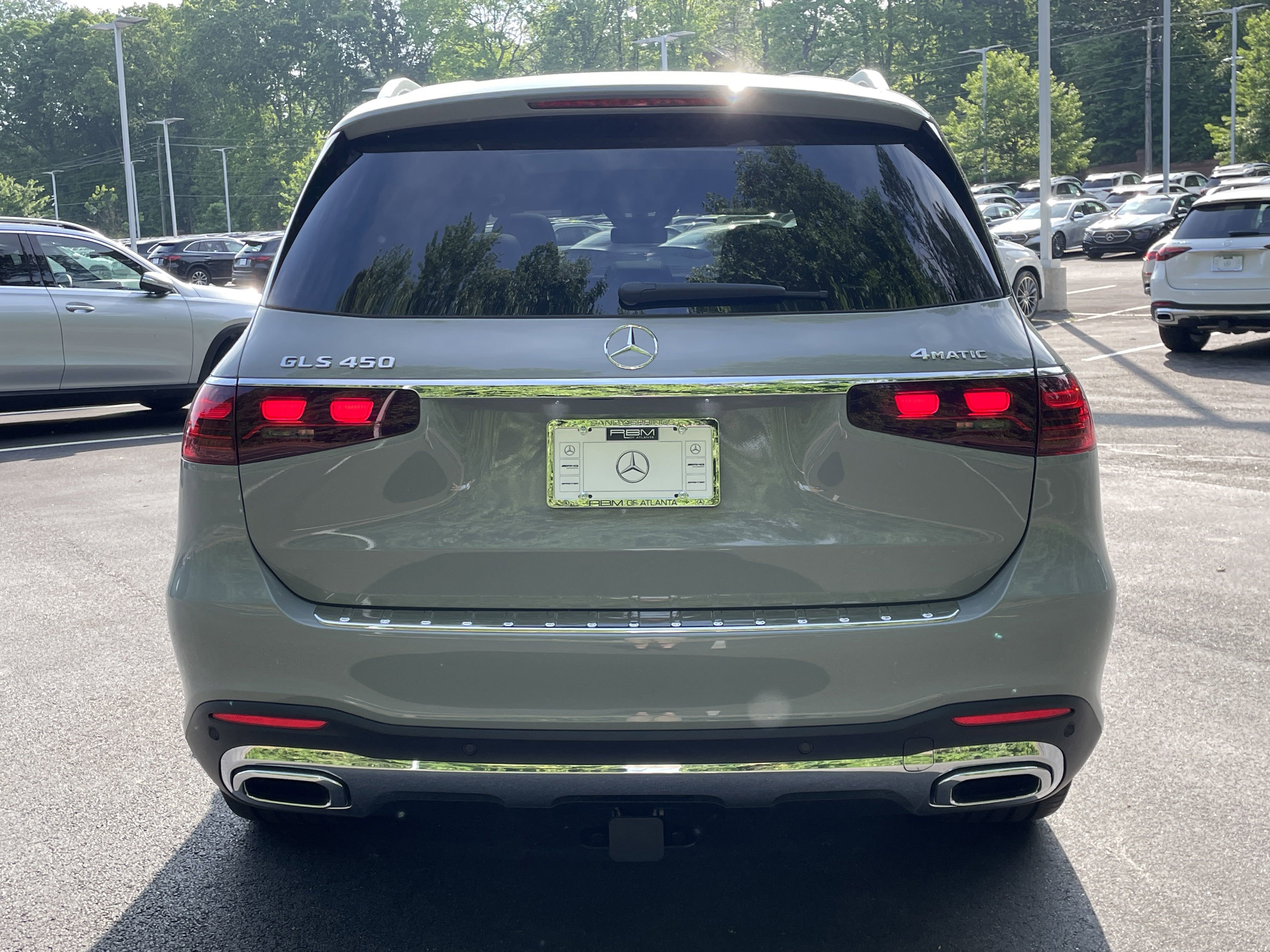 2025 Mercedes Benz GLS 450 4MATIC photo 2