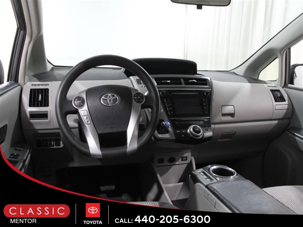2017 Toyota Prius V Two photo 6