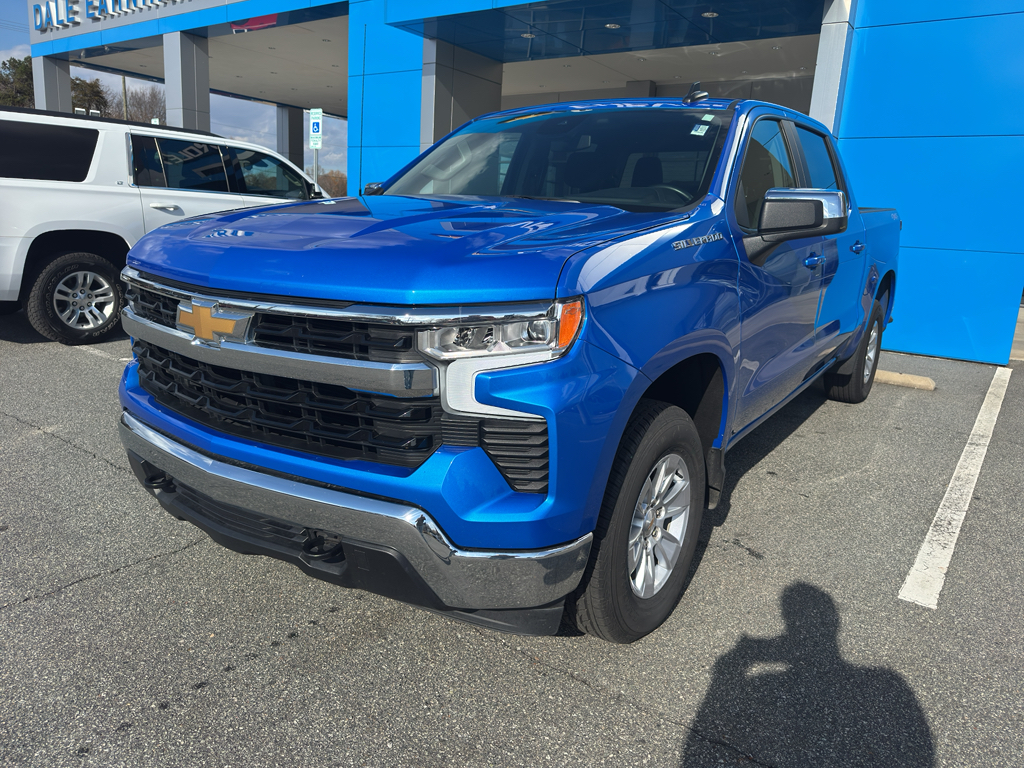 2025 Chevrolet Silverado 1500 LT's photo