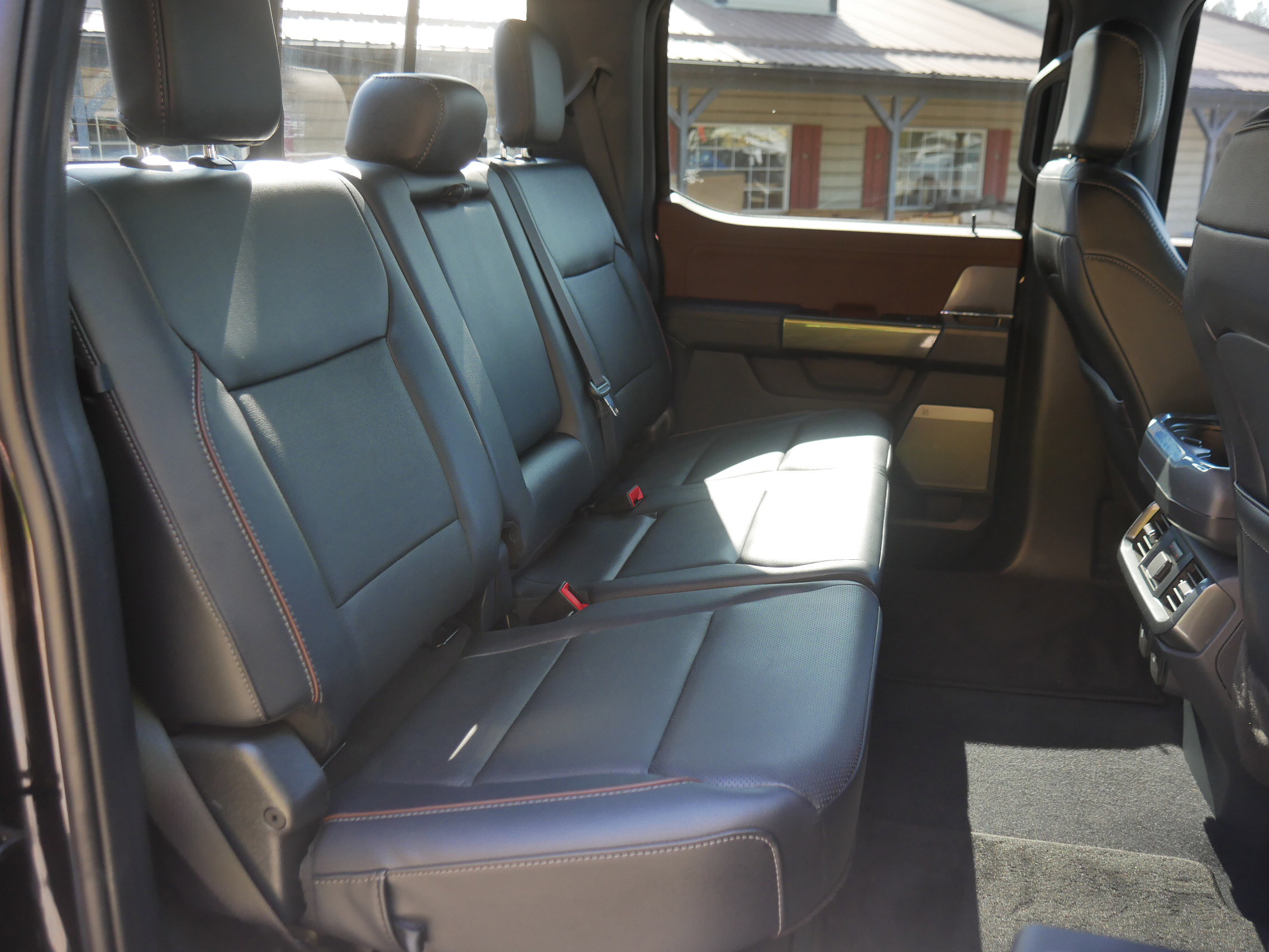 2023 Ford F-150 Lariat photo 29