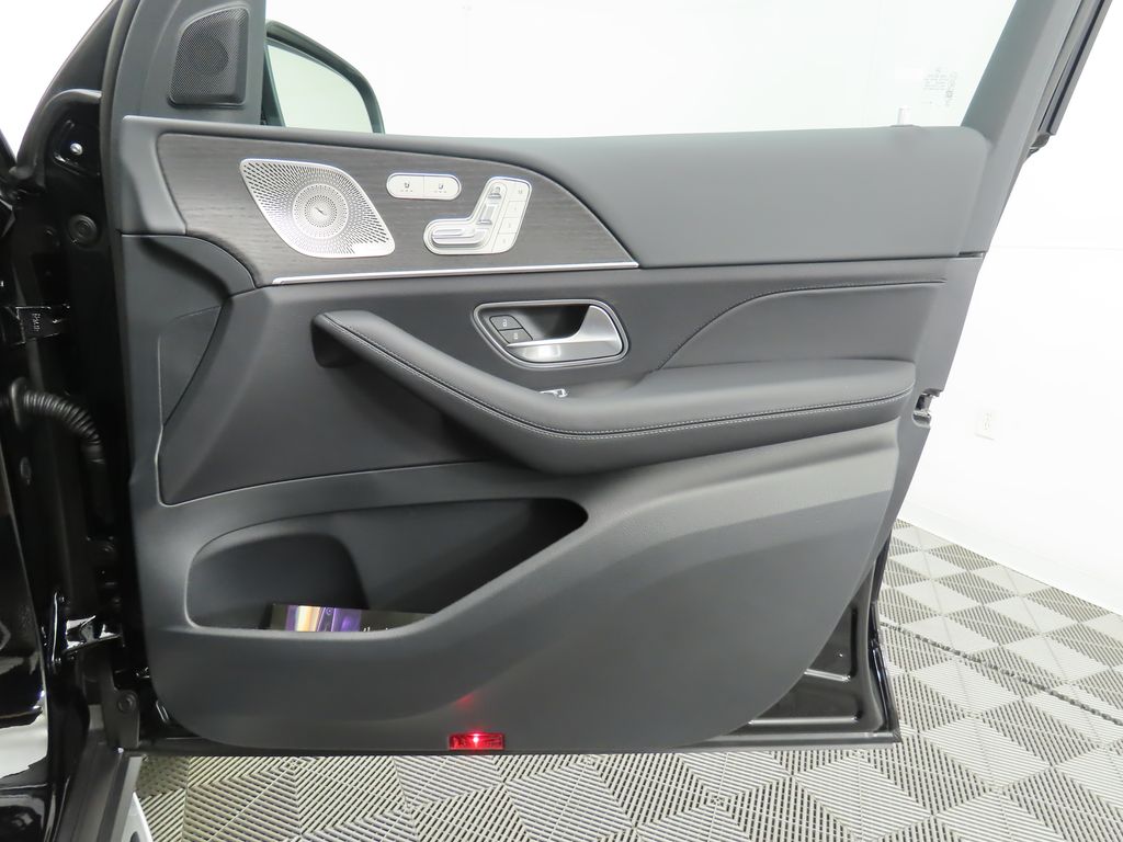 2026 Mercedes Benz GLS 450 4MATIC photo 26
