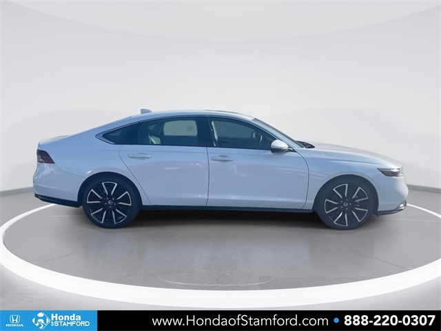 2025 Honda Accord Hybrid Touring photo 4