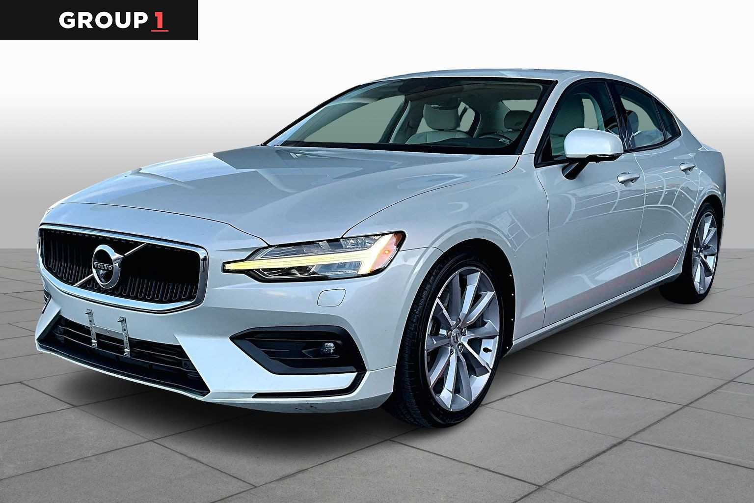 2020 Volvo S60 Momentum's photo
