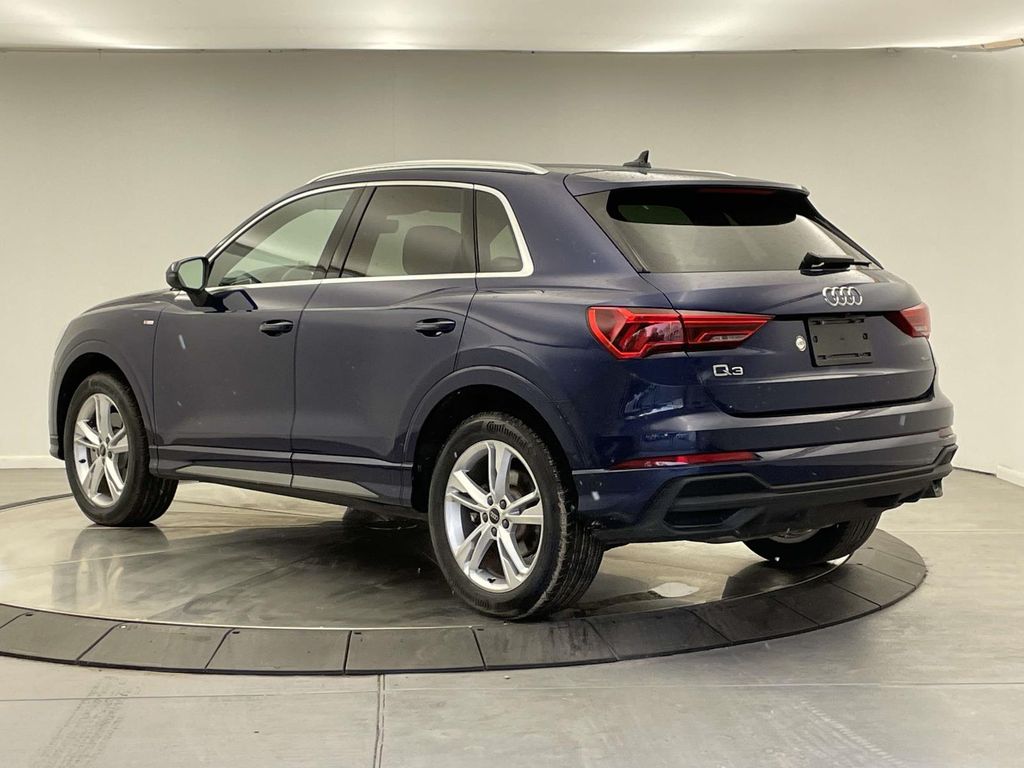 2024 Audi Q3 S line Premium photo 2