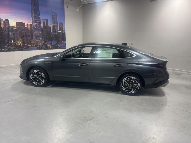 2026 Hyundai Sonata SEL Sport photo 2