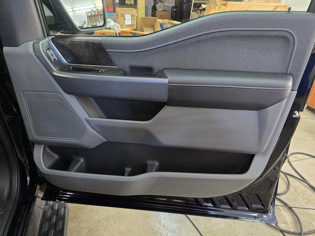 2024 Ford F-150 Lightning XLT photo 16