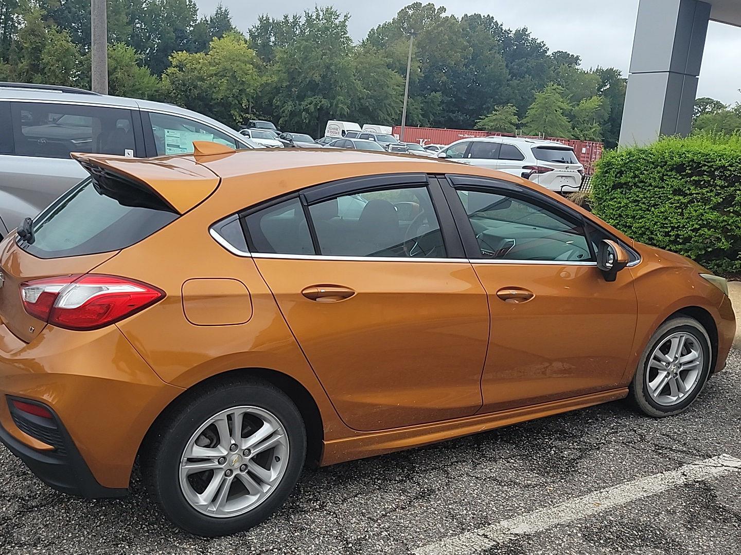 2017 Chevrolet Cruze LT photo 4