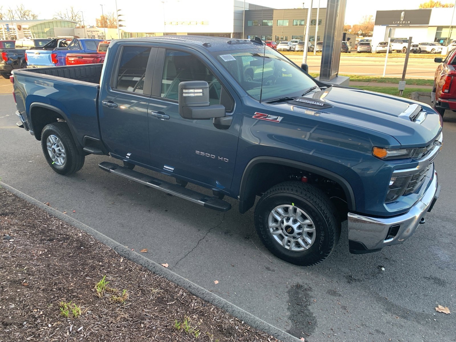 2026 Chevrolet Silverado 2500HD LT photo 4