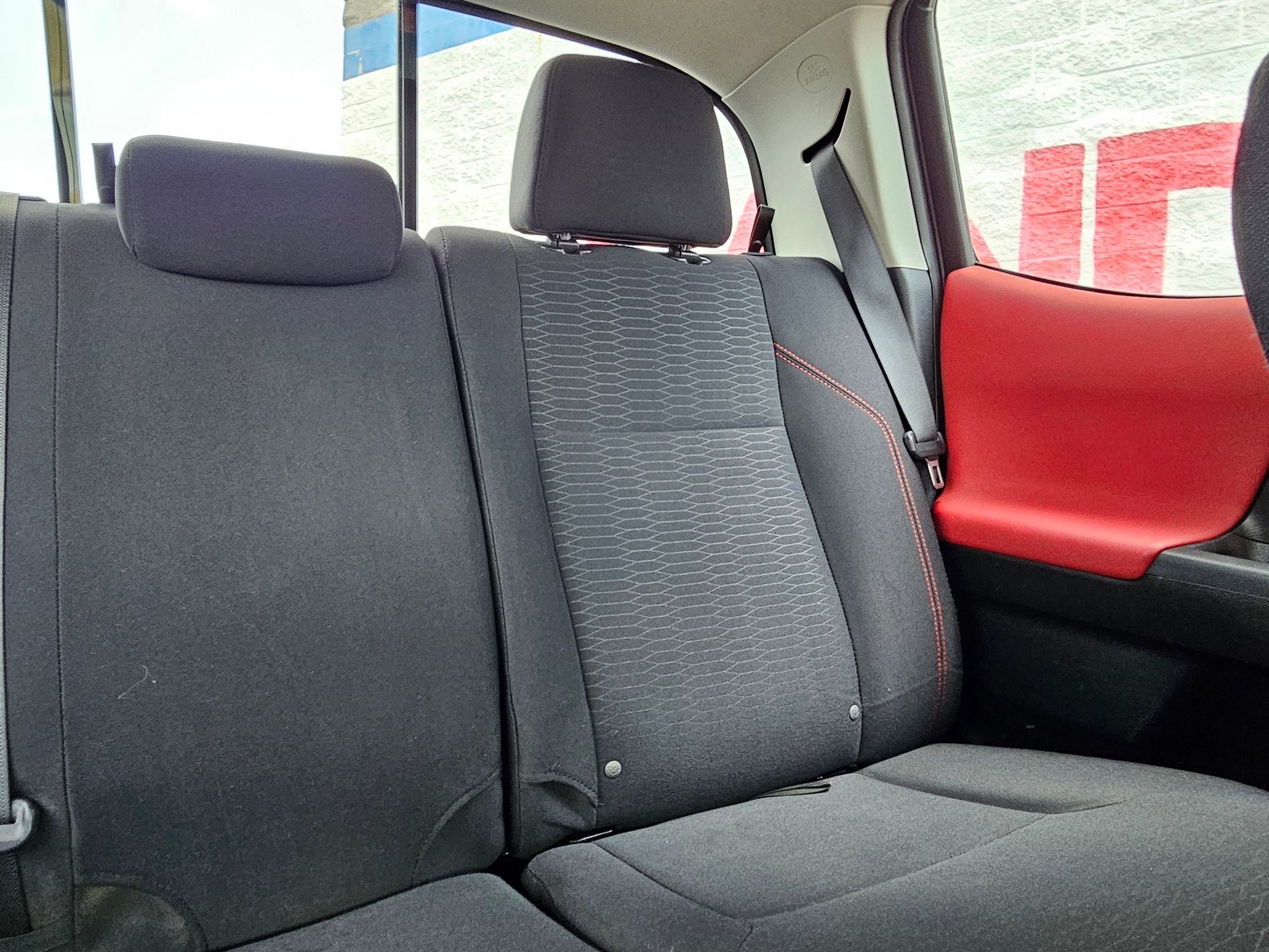 2018 Toyota Tacoma SR5 photo 25