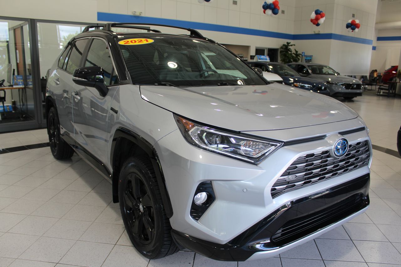 2021 Toyota RAV4 Hybrid XSE photo 3