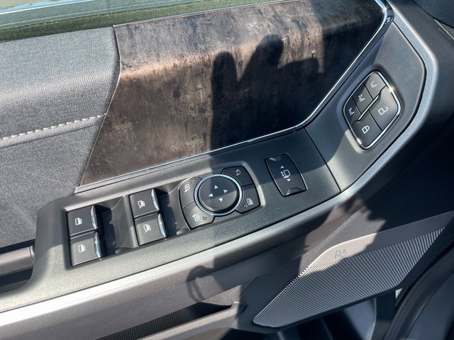 2025 Ford F-350 photo 20