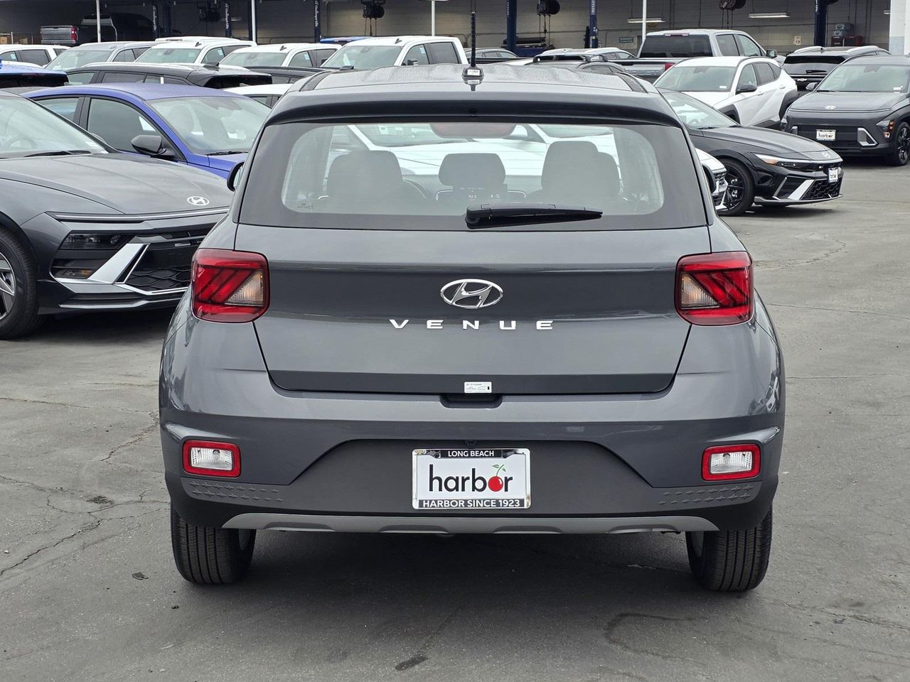 2026 Hyundai Venue SE photo 4