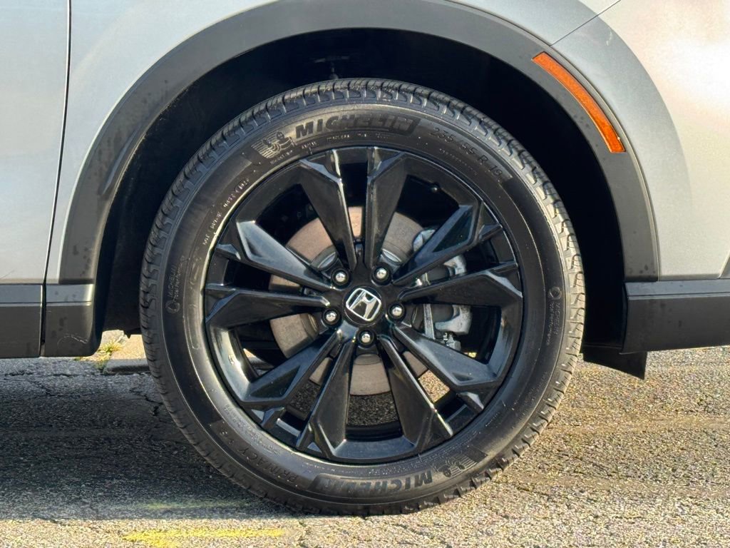 2024 Honda CR-V Hybrid Sport Touring photo 2