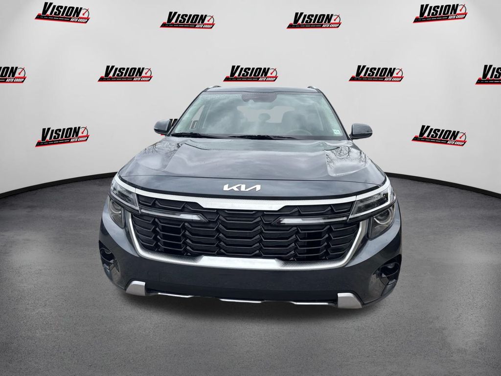 2025 Kia Seltos S photo 2