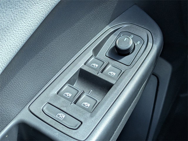 2025 Volkswagen Taos S photo 22