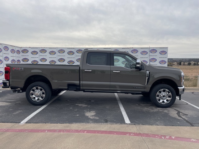 2026 Ford F-350 Super Duty King Ranch's photo