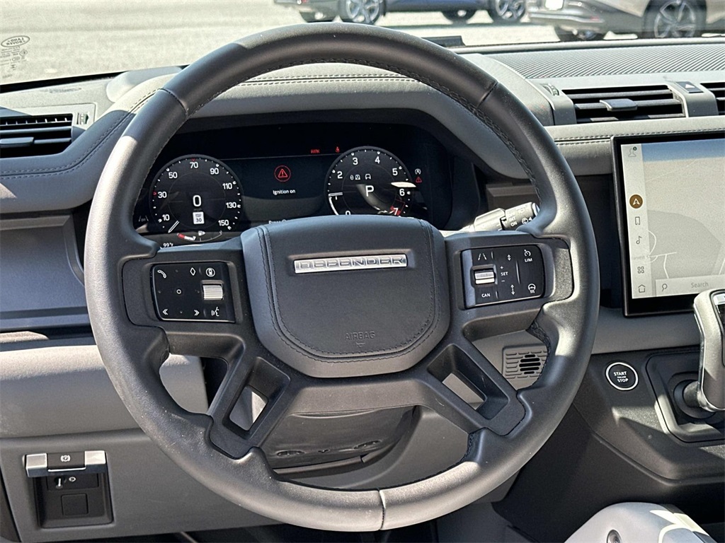 2025 Land Rover Defender 110 photo 16