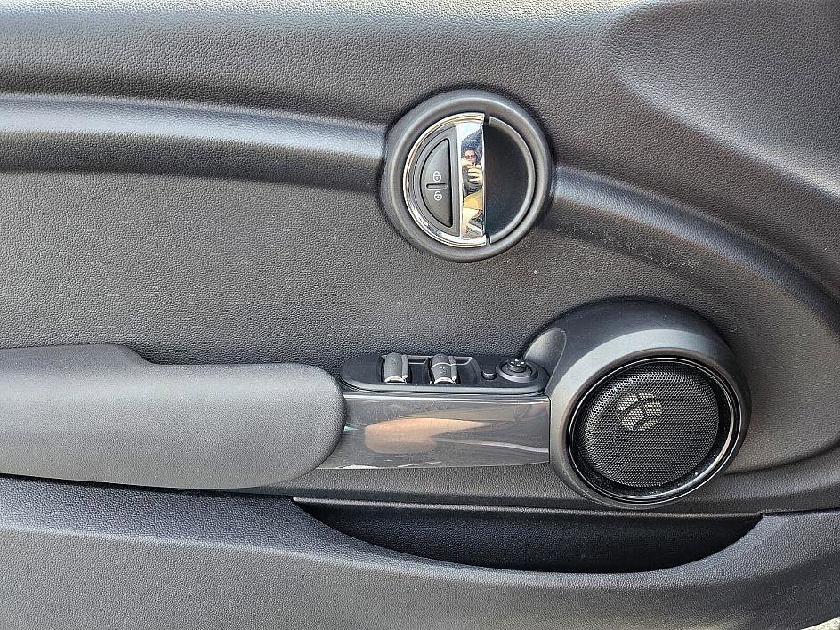 2018 Mini Cooper Base Convertible photo 26