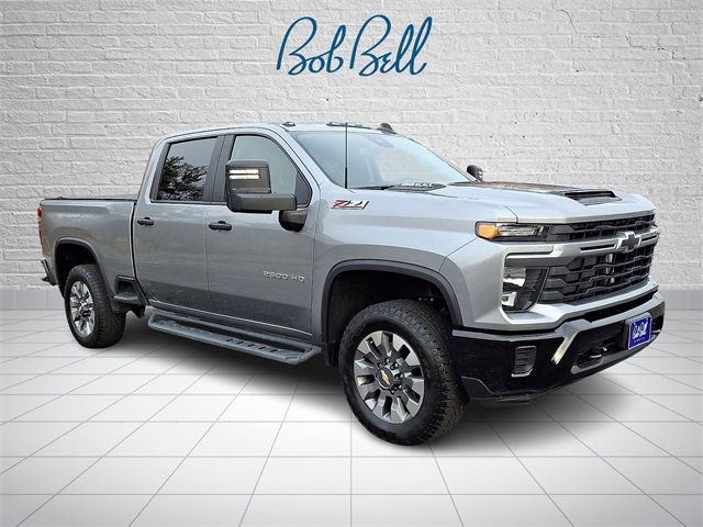 2025 Chevrolet Silverado 2500HD Custom's photo