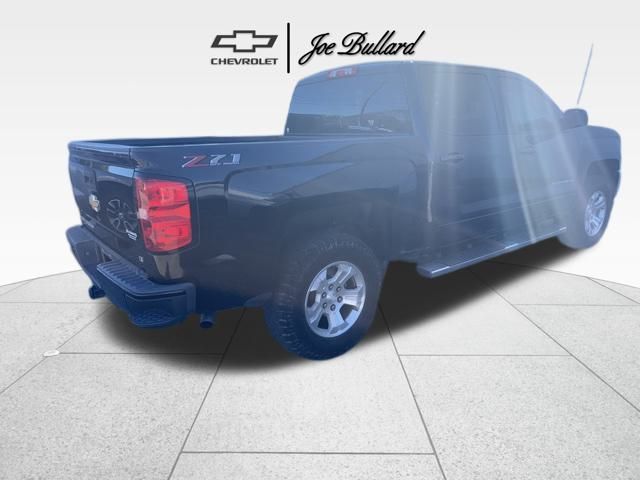 2018 Chevrolet Silverado 1500 LT photo 3