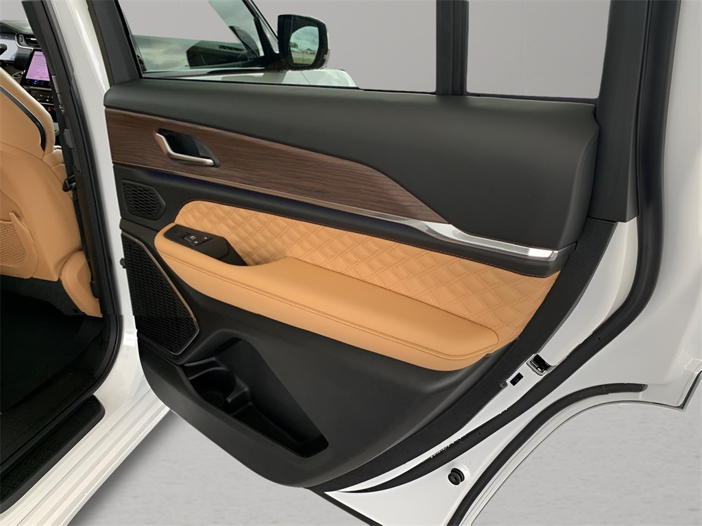 2025 Jeep Grand Cherokee L Summit photo 41
