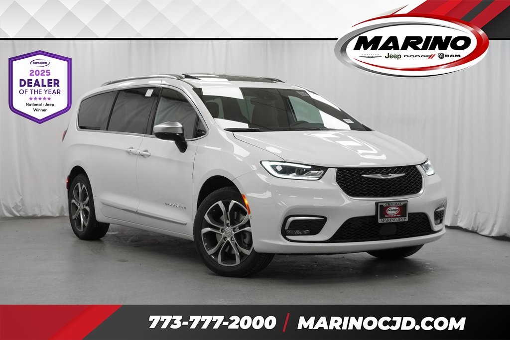 2026 Chrysler Pacifica Pinnacle's photo