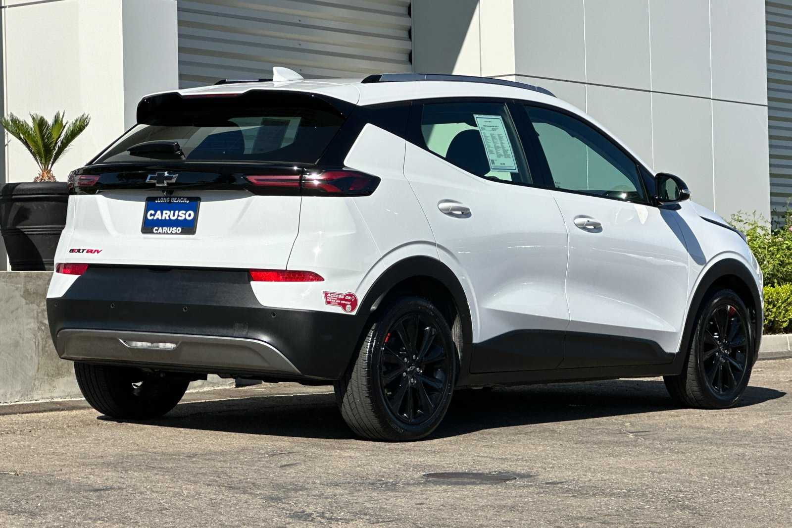 2023 Chevrolet Bolt EUV photo 2