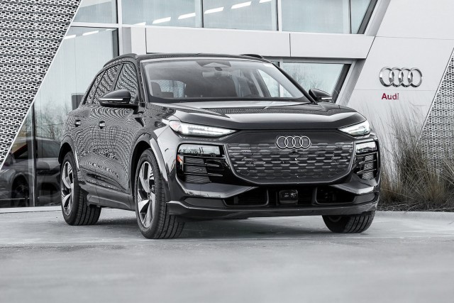 2025 Audi Q6 e-tron Prestige