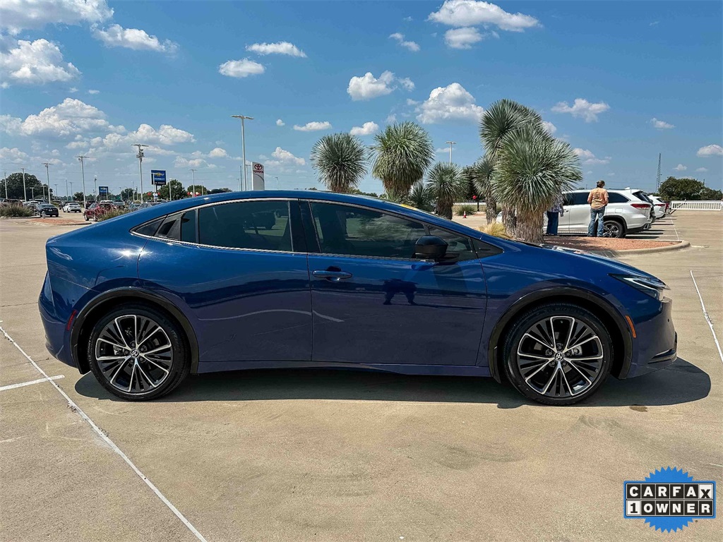 2024 Toyota Prius Limited photo 2