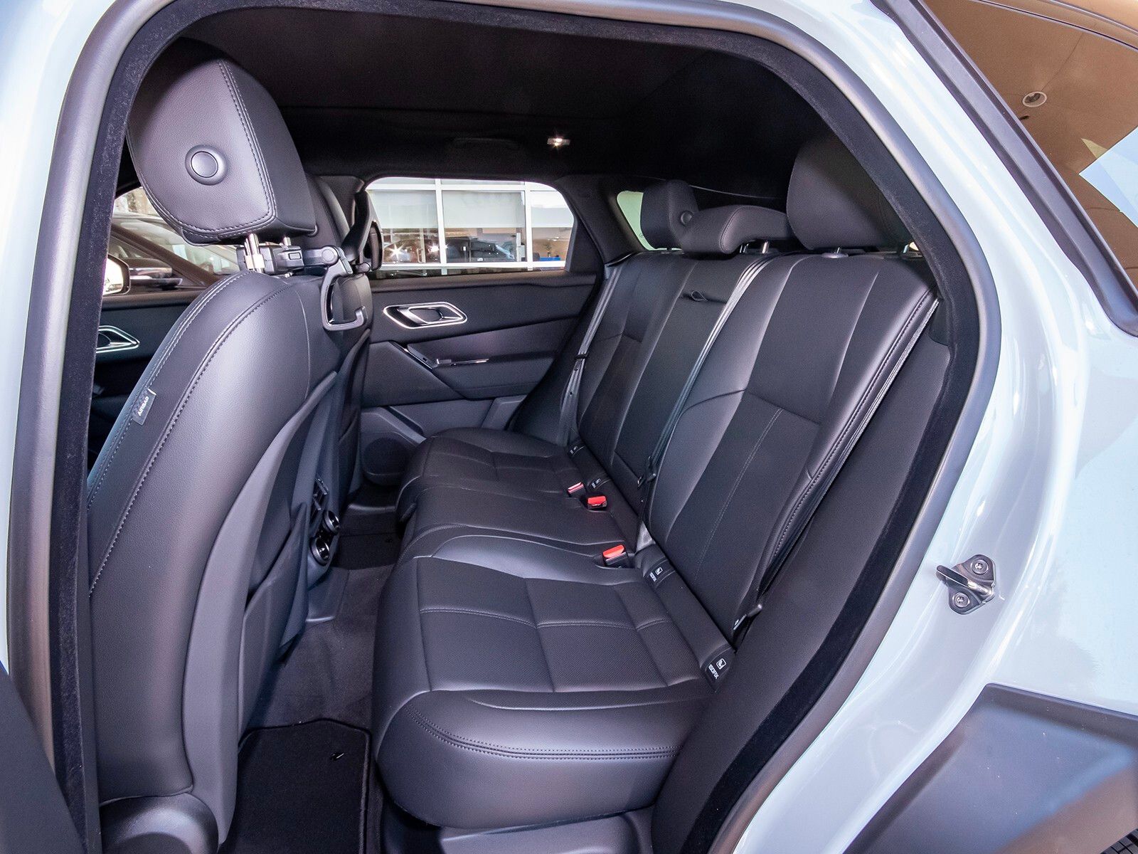 2026 Land Rover Range Rover Velar SE photo 43