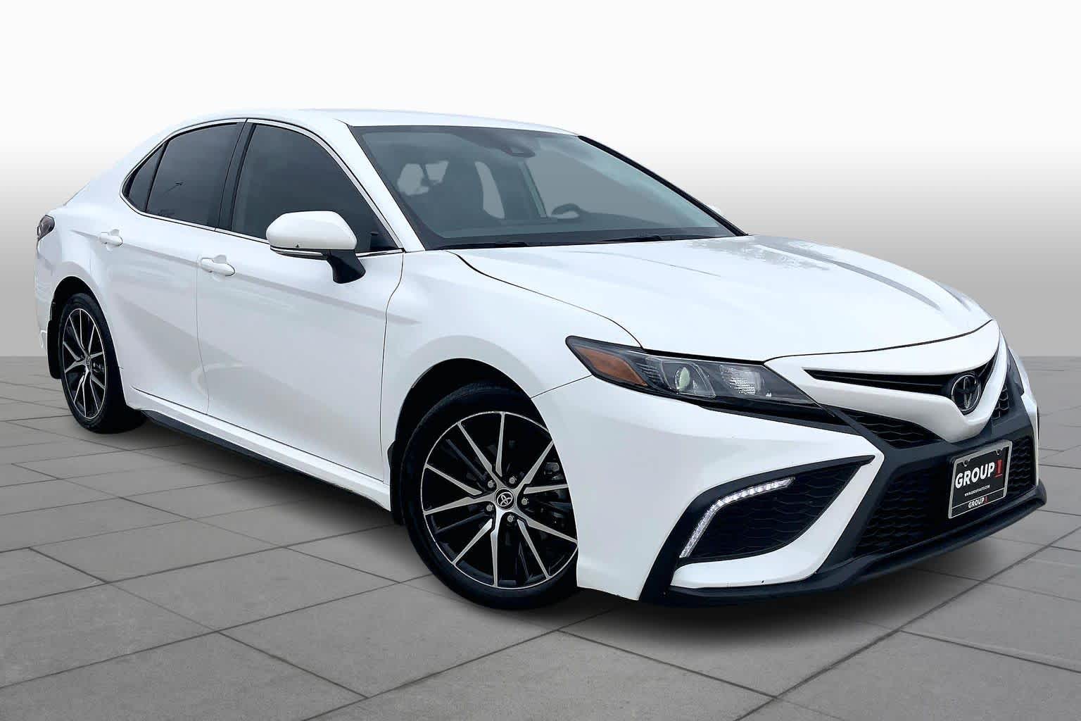 2023 Toyota Camry SE photo 2